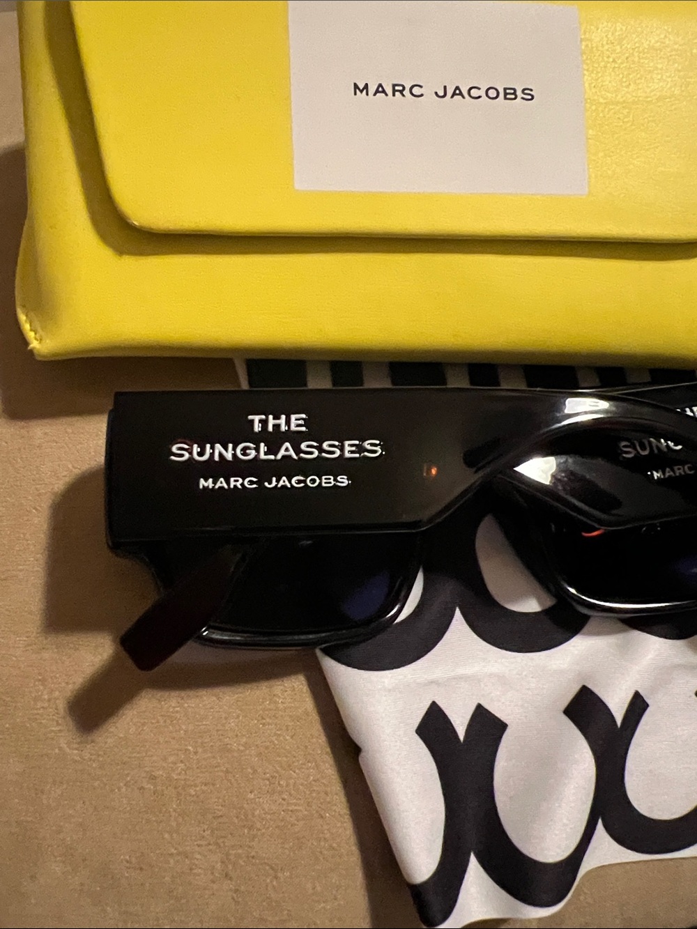 Marc Jacobs 860/S Tortoiseshell Sunglasses with Yellow Logo Case.  NEW